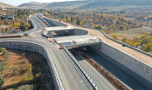 Gaziantep Büyükşehir, köprülü kavşak yatırımlarını kent genelinde sürdürüyor