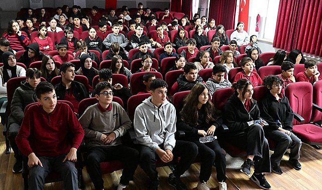 Gaziosmanpaşa Belediyesi, öğrencilere afet bilinci aşılıyor