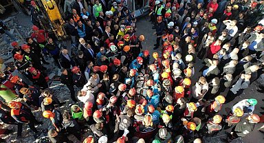 Gebze'de enkazdan sağ kurtulan Dilara, hastaneden taburcu oldu