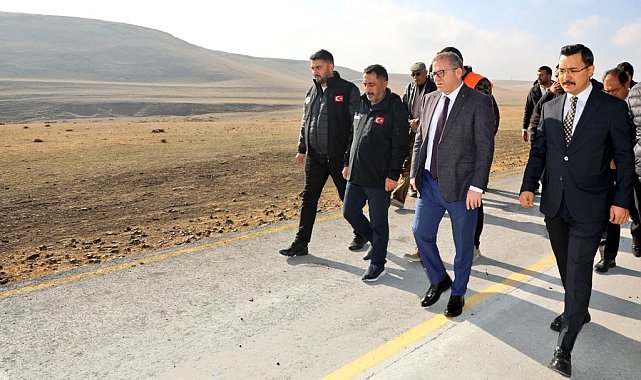 Geçit köyü beton yola kavuştu