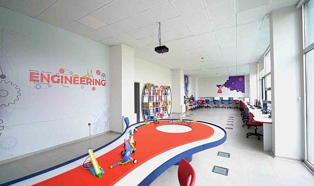 Gökkuşağı Koleji'nden 24 Kasım Mesajı: "Öğretmenler, eğitimde mükemmellik yolculuğumuzun öncü liderleridir"