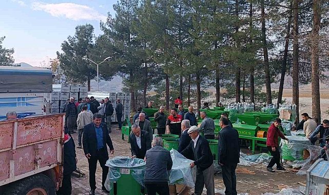Gölbaşı'nda çiftçilere makine ve ekipman desteği