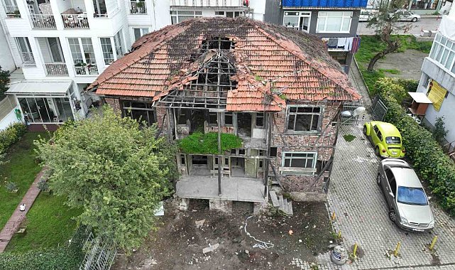 Gölcük'te atıl durumdaki tarihi yapı kütüphane oluyor