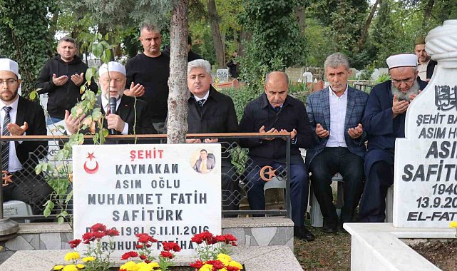 Görevi başında şehit edilen Kaymakam Safitürk, vefatının 9'uncu yılında kabri başında anıldı