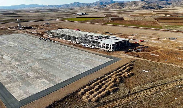 Gümüşhane ve Bayburt'un dünyaya açılacak kapısı olan havalimanı hızla yükseliyor