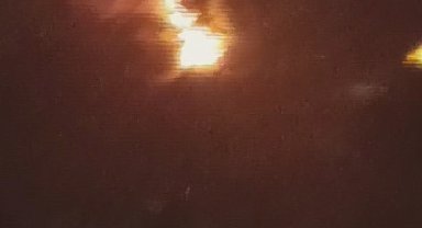 Hatay'da yıldırımın düştüğü ağaçlık alanda yangın çıktı