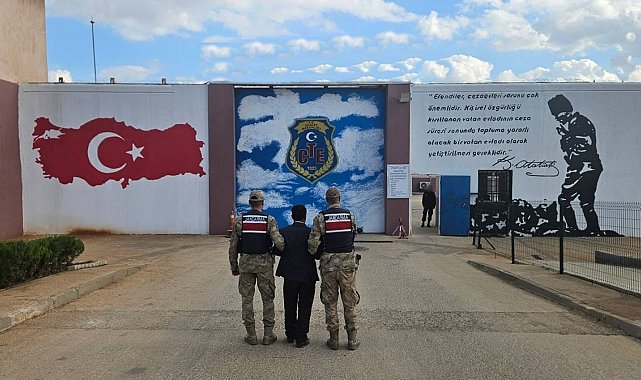 Hırsızlık suçundan 17 yıl cezayla aranan şahsı jandarma yakaladı