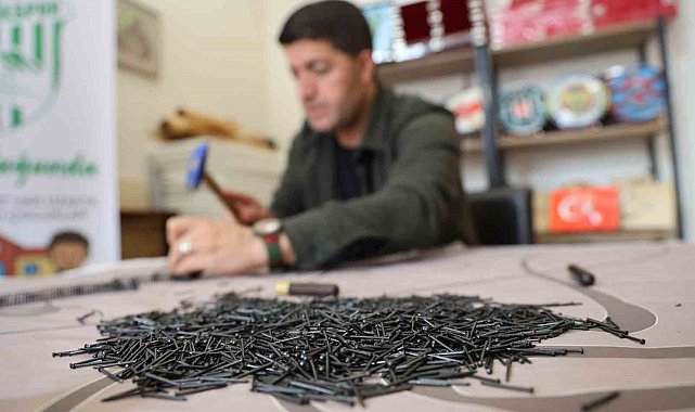 Hobisini sanata dönüştürdü, 500'ü aşkın eseriyle Türkiye'nin sayılı filografi ustalarından biri oldu