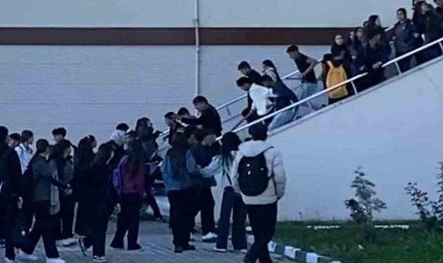 Iğdır'da eli sopalı şahıslar okul bastı