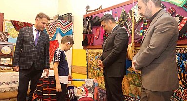 İlkokul öğrencileri Türk kültürünü tanıttı