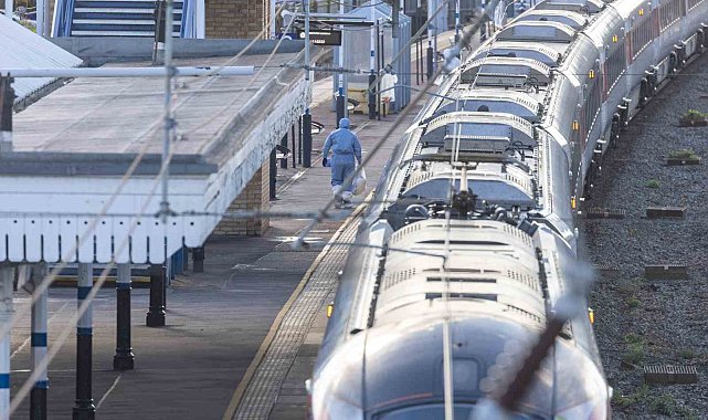 İngiltere polisi: "Tren saldırısı terör eylemi değil, gözaltına alınanlar İngiliz"