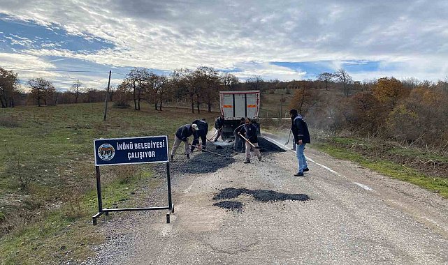 İnönü'de asfalt onarım çalışmaları son sürat devam ediyor