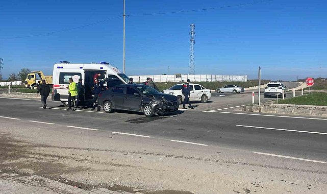 İpsala'da iki otomobil çarpıştı: 8 yaralı