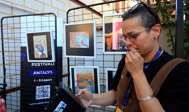 İranlı ressam 150'ye yakın eserinin kaybolduğu iddiasıyla polise başvurdu