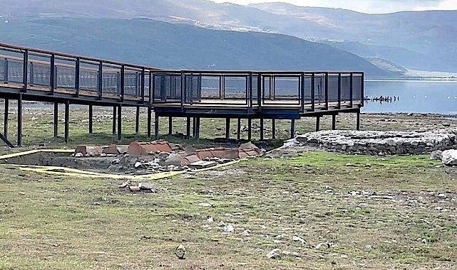 İznik'te Papa ziyareti için mobil baz istasyonları kuruldu, Osmanlı motifli çinilerle hazırlık yapılıyor