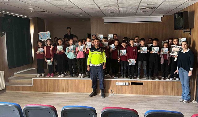 Jandarma trafik timinden öğrencilere eğitim