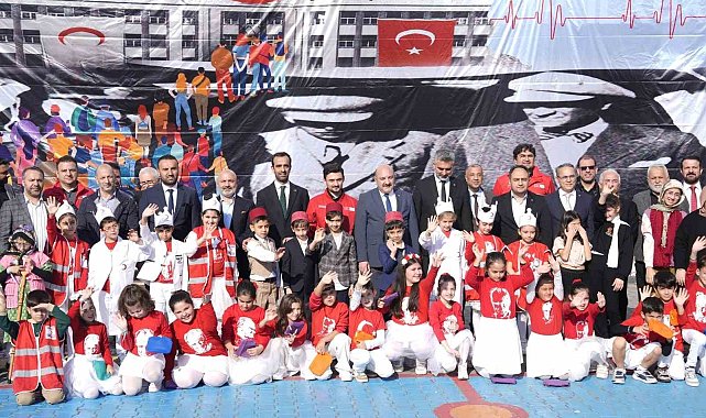 Kartal'da 'Kızılay Haftası' öğrenci etkinlikleriyle kutlandı