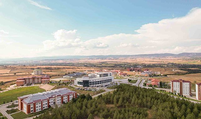 Kastamonu Üniversitesi'nde 4 programa "Türkiye Yeterlilikler Çerçevesi" logosu verildi