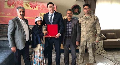 Kaymakam Erdoğan'dan şehit ailesine ziyaret