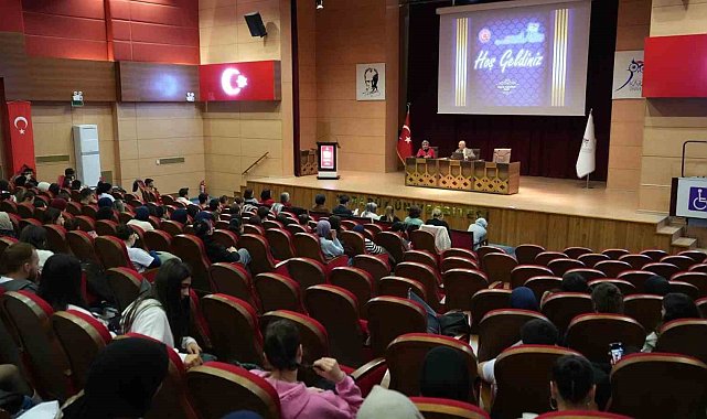 KBÜ'de sağlık yönetiminde insan kaynağı planlaması ele alındı