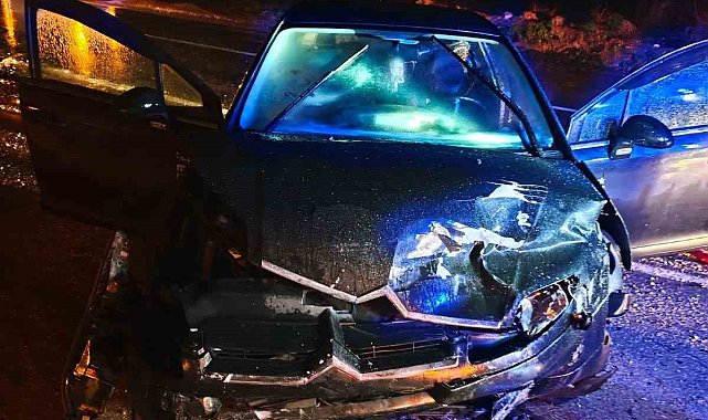 Kırklareli'nde yağışlı yolda zincirleme kaza: 3 araç birbirine girdi, 4 yaralı