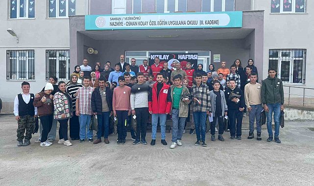 Kızılay Haftası'nda özel öğrencilere moral