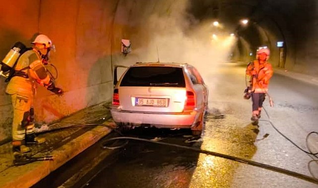 Konak Tünelleri'ndeki araç yangınına itfaiyeden hızlı müdahale