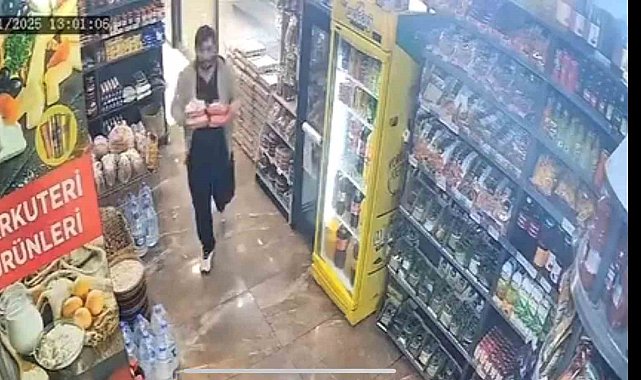 Kontrolden çıkan cip şarküteriye daldı: Kıl payı kurtuluş kamerada