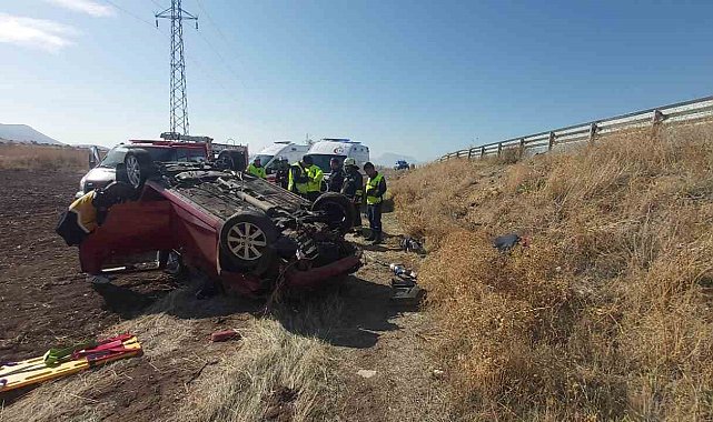 Konya'da otomobil şarampole yuvarlandı: 1 ölü, 2 yaralı