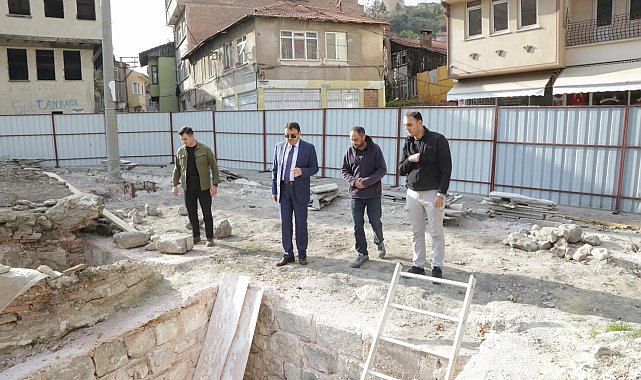 Kütahya Valisi Işın, Yakup Çelebi İmaret Külliyesi restorasyon alanında incelemelerde bulundu