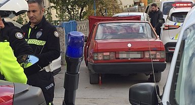 Kütahya'da 'dur' ihtarına uymayan sürücü aracını bırakıp kaçtı