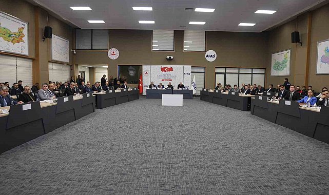 Kuzey Anadolu ve Doğu Anadolu Fay zonu arasında yer alan Elazığ'da İl Afet Risk Azaltma Planı ele alındı