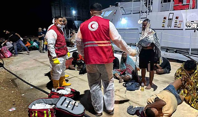 Libya açıklarında 95 göçmeni taşıyan iki tekne alabora oldu: 4 ölü
