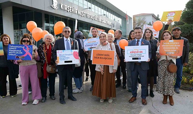 Lösemili çocuklar için gökyüzüne balon bırakıldı