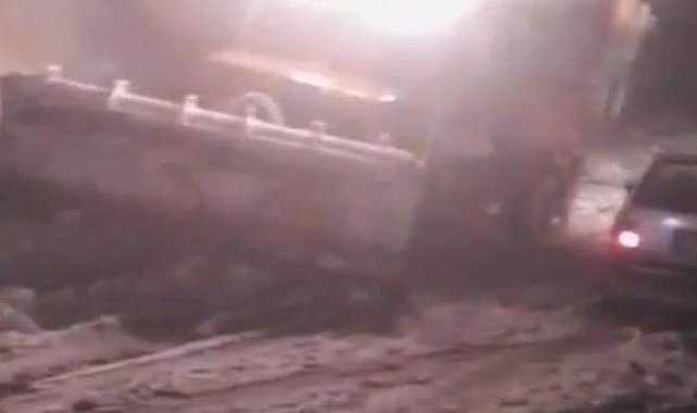 Malatya'da yoğun kar yağışı etkili oldu, çok sayıda araç yolda kaldı