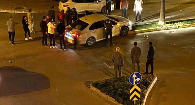 Manavgat'ta otomobiller çarpıştı: 3 yaralı