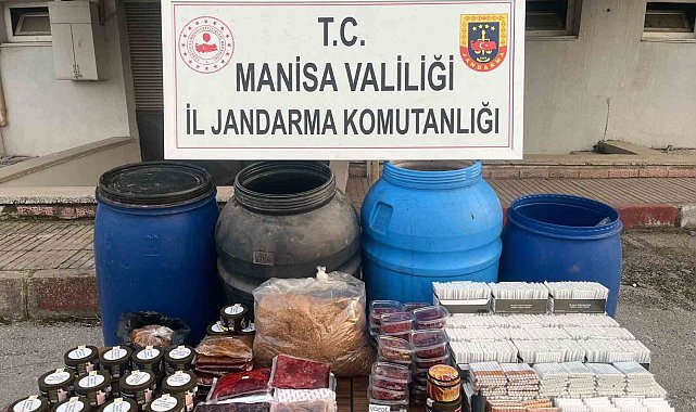 Manisa'da kaçak içki ve tütün operasyonu: 3 gözaltı