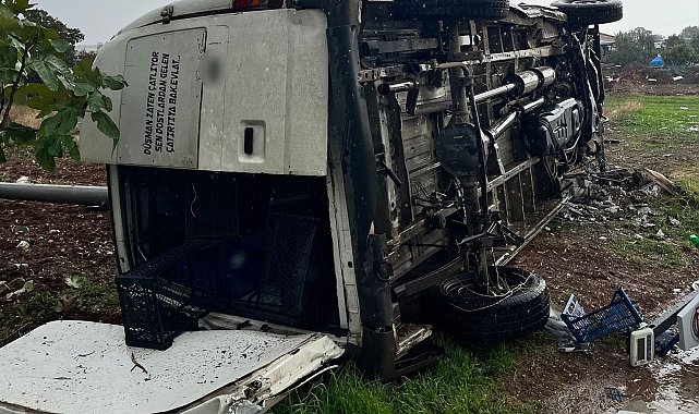 Manisa'da kamyonet devrildi: 1 ölü, 1 yaralı