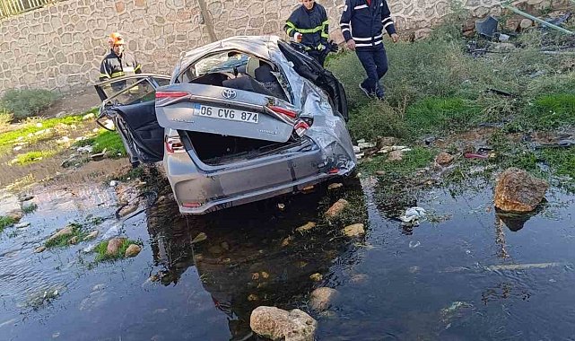 Mardin'de otomobil dere yatağına devrildi: 1 ölü, 2 yaralı
