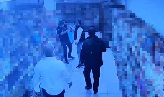 Markette "şeker dökme" diye uyarınca darbedildi: O anlar kamerada