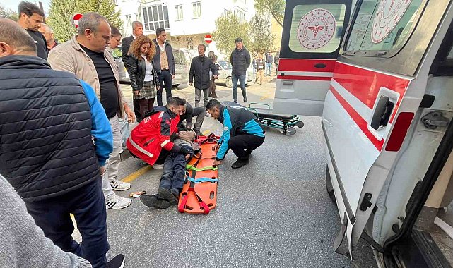 Menteşe'de otomobil yaşlı adama çarpıp kaçtı