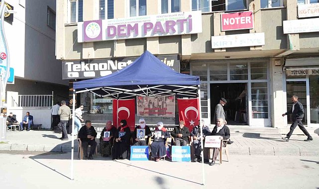 Muş'ta annelerin evlat nöbeti devam ediyor