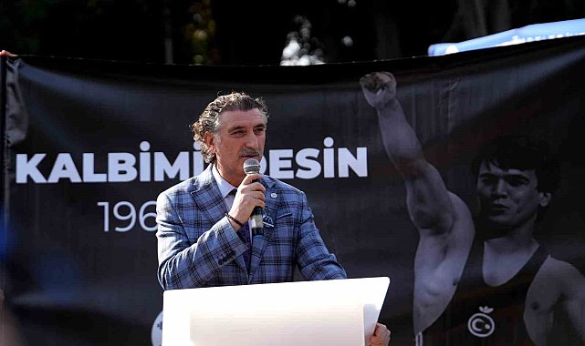 Naim Süleymanoğlu kabri başında anıldı