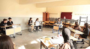 Nazilli'de Münazara Turnuvası'na yoğun ilgi