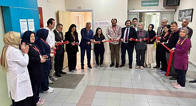 Oda küçük, tören büyük