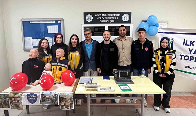Öğrenci toplulukları stantlarda çalışmalarını tanıttı