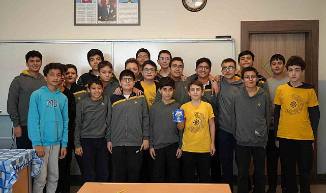 Öğrencilerden Gazze'ye anlamlı destek: Harçlıklarını bağışladılar