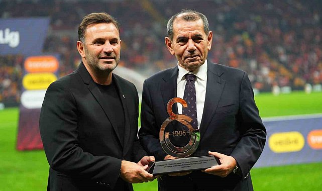 Okan Buruk'a 100. galibiyet plaketi verildi