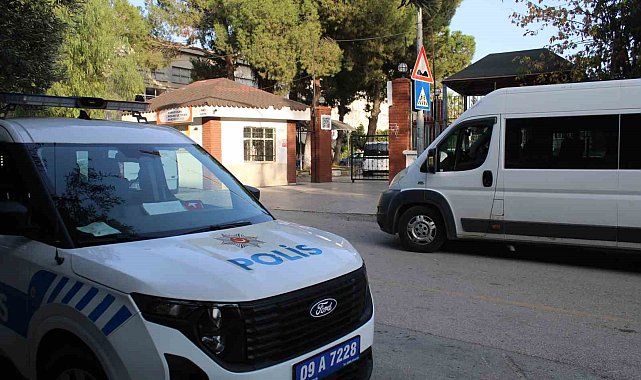 Okul önündeki tartışma kanlı bitti: 2 öğrenci bıçakla yaralandı