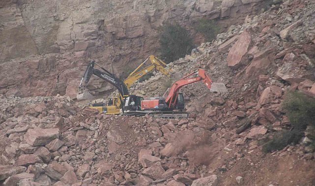 Ordu'da göçük altında kalan kamyon şoförünün cenazesine ulaşıldı